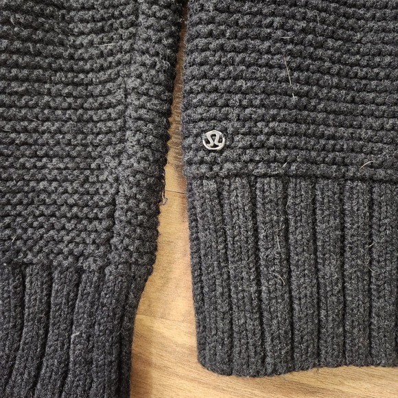 Lululemon Karma Kurmasana Sweater Merino Wool Dark Gray Turtleneck Women's Sz S - Picture 3 of 6